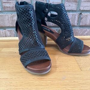 MIA Black Heeled Sandals with Perforated Design